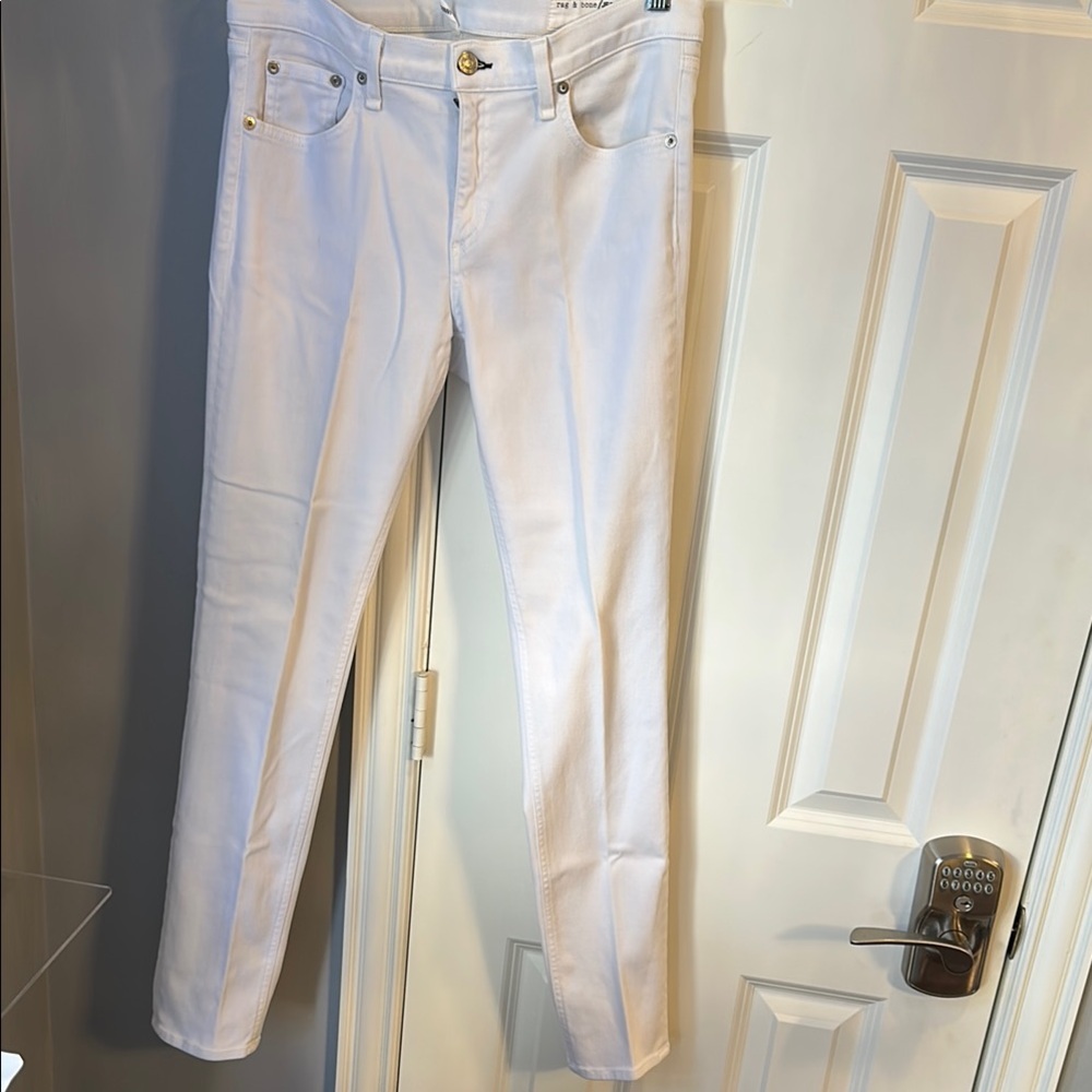 Rag & Bone White Skinny Jeans with Sleek Fit